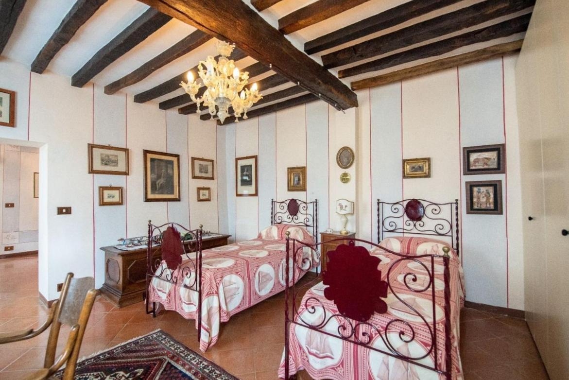 Villa Ottocentesca Immersa Nel Verde Montecavolo 外观 照片